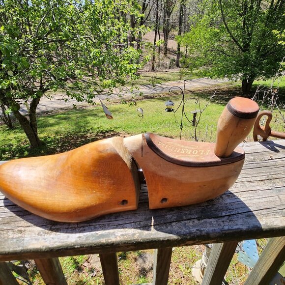 Vintage Lot Of Belcher & Florsheim Wood Shoe Stretchers & Forms With Rustic Meta - Picture 8 of 16